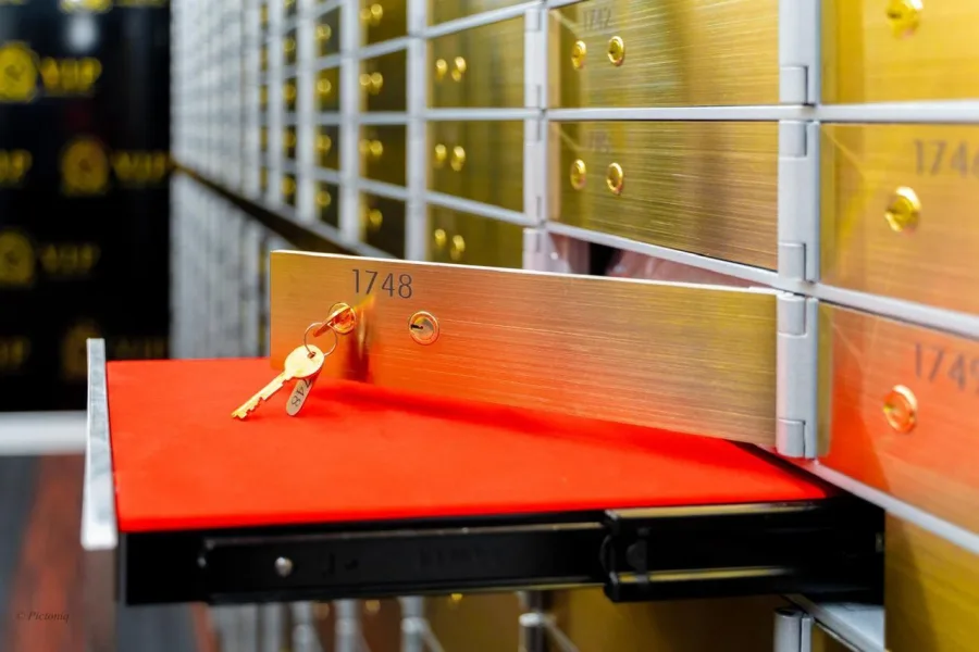 VIP Vaults safe deposit box 1748 with keys